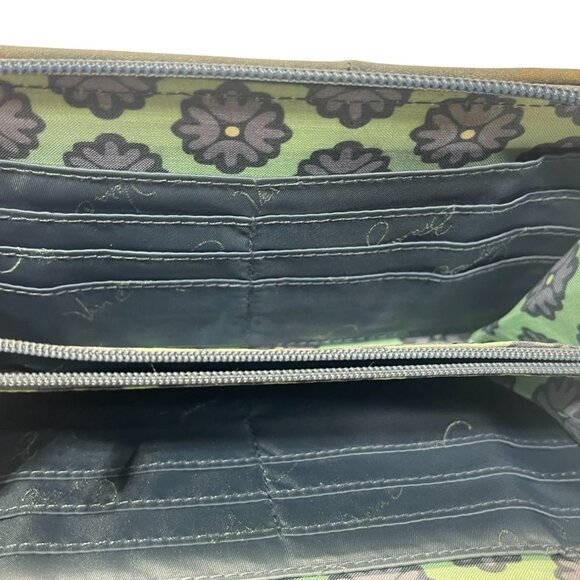 Vera Bradley Zip Around Clutch Wallet - Retired Nomadic Floral - Picture 4 of 10
